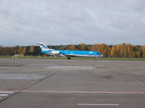 Flughafen Riga RIX (100_1116.JPG) wird geladen. Eindrucksvolle Fotos aus Lettland erwarten Sie.